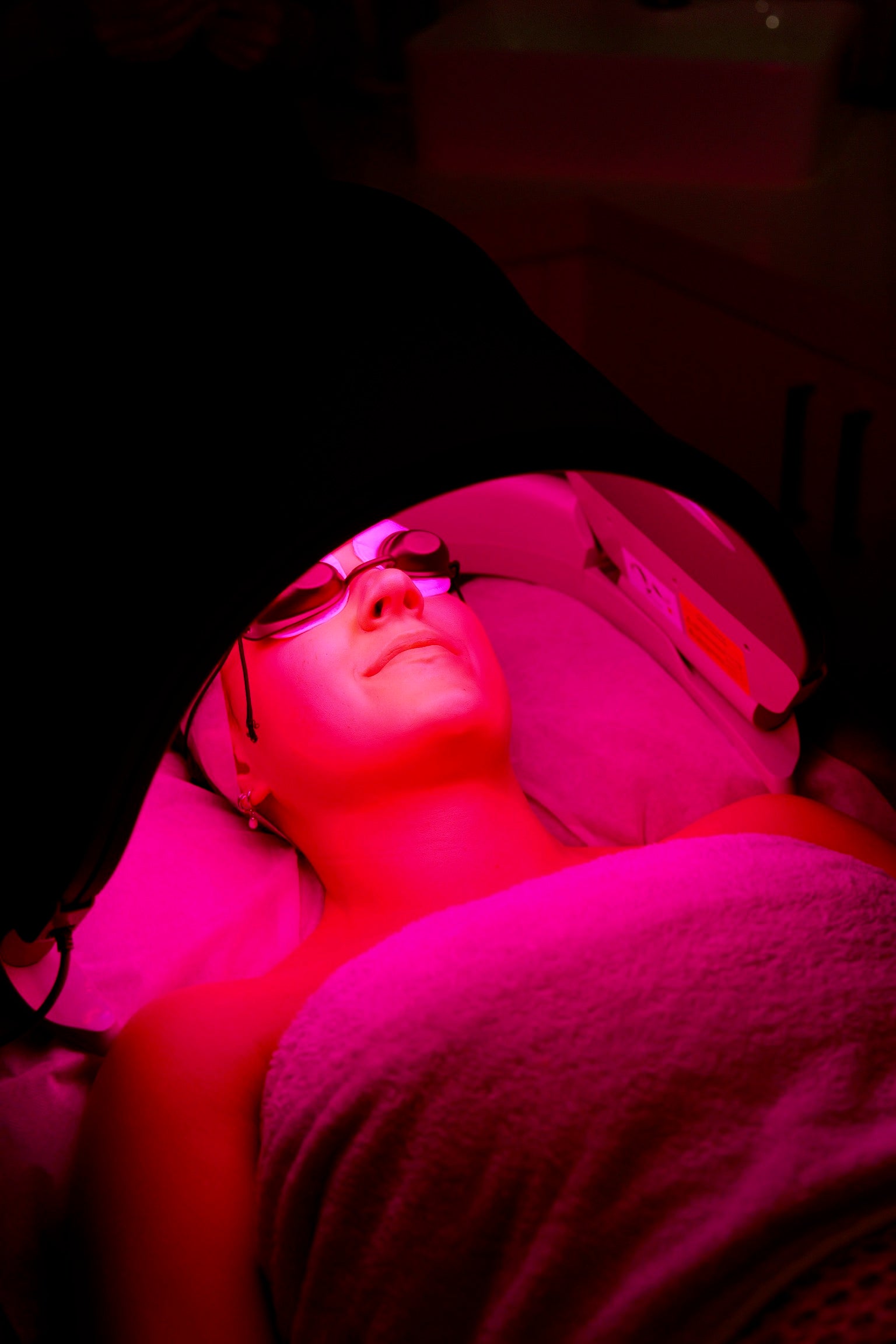 Dermalux LED light therapy at Waterfall Beauty